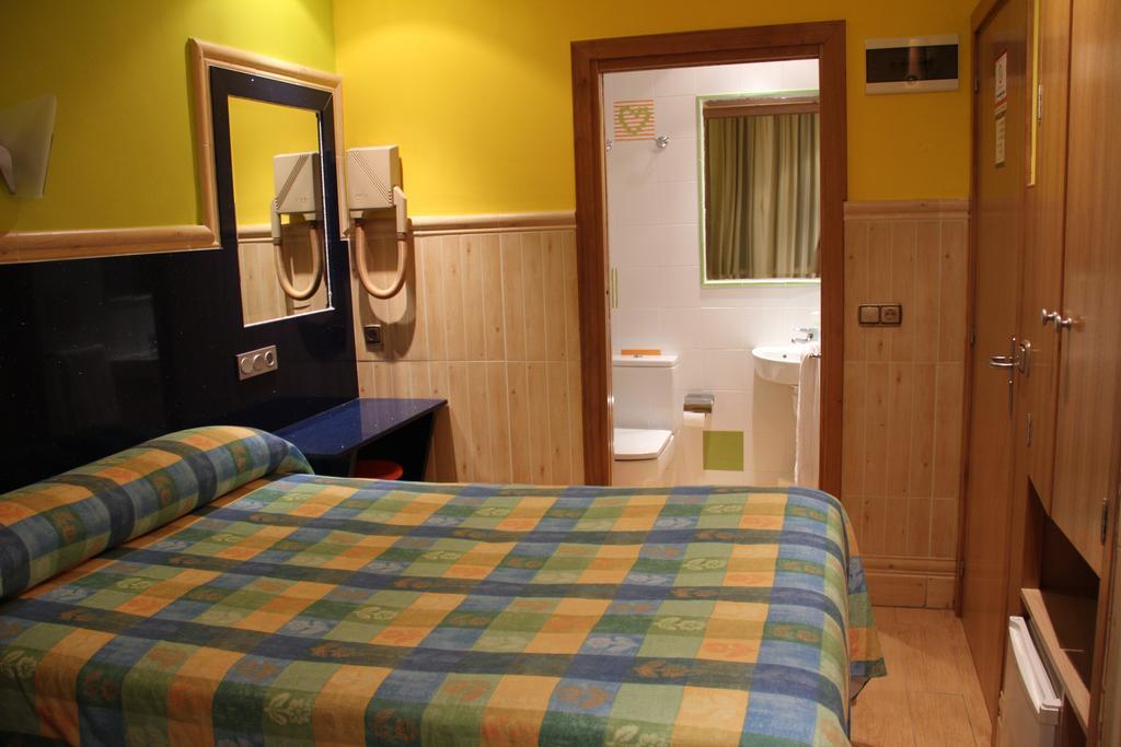 Pension Izar Bat Saint-Sébastien Extérieur photo